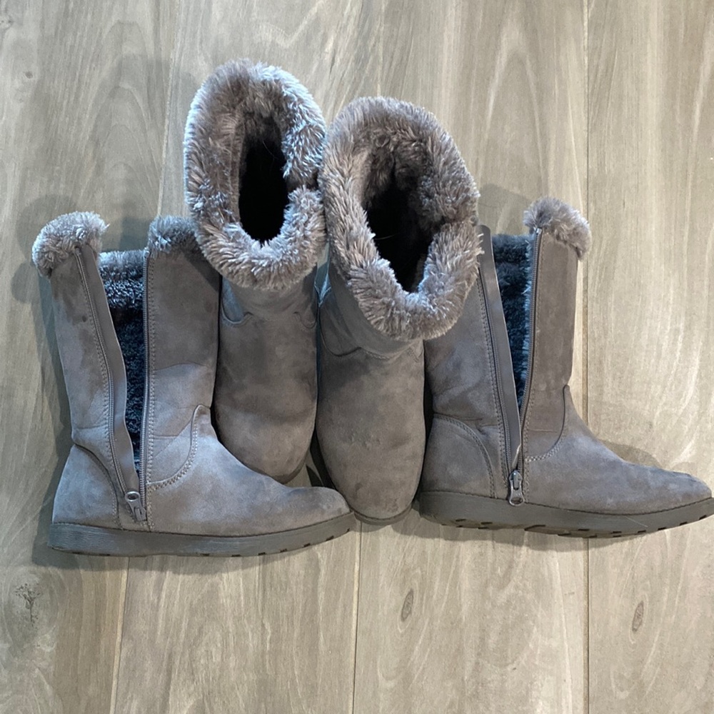 Grey Mid Calf Lines Boots